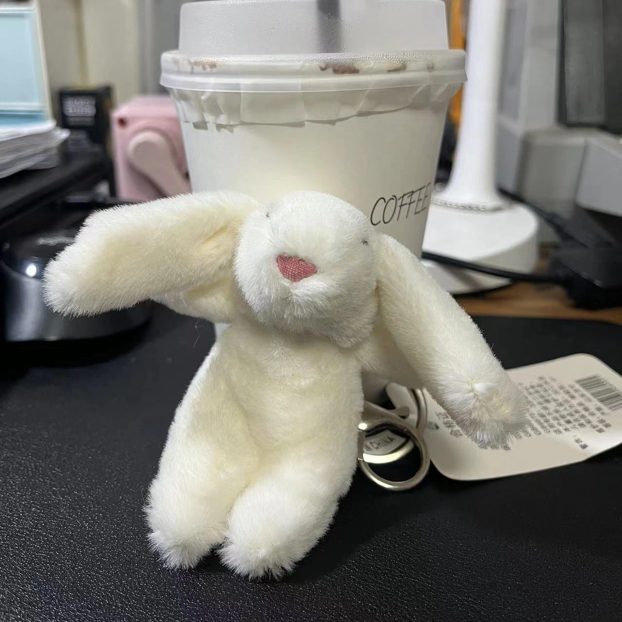 ぬいぐるみかわいい漫画ウサギキーホルダー愛ポンポン小物おもち - Car Accessories Cute のレビューと価格