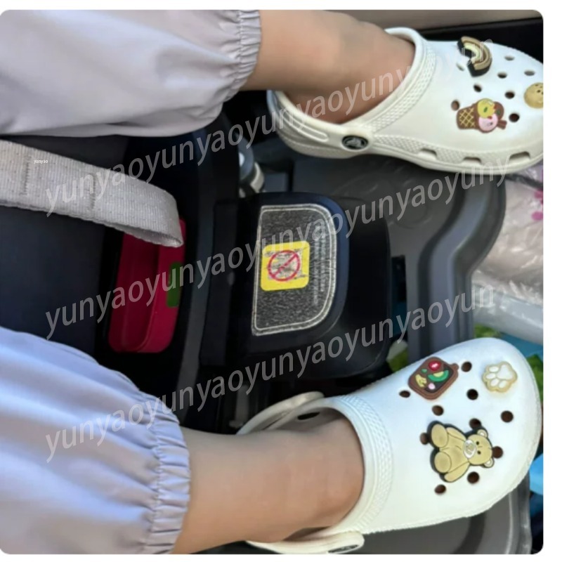 ポータブル折りたたみ式車用ベビーフットレストペダルユニバーサ - Car Accessories For Baby のレビューと価格